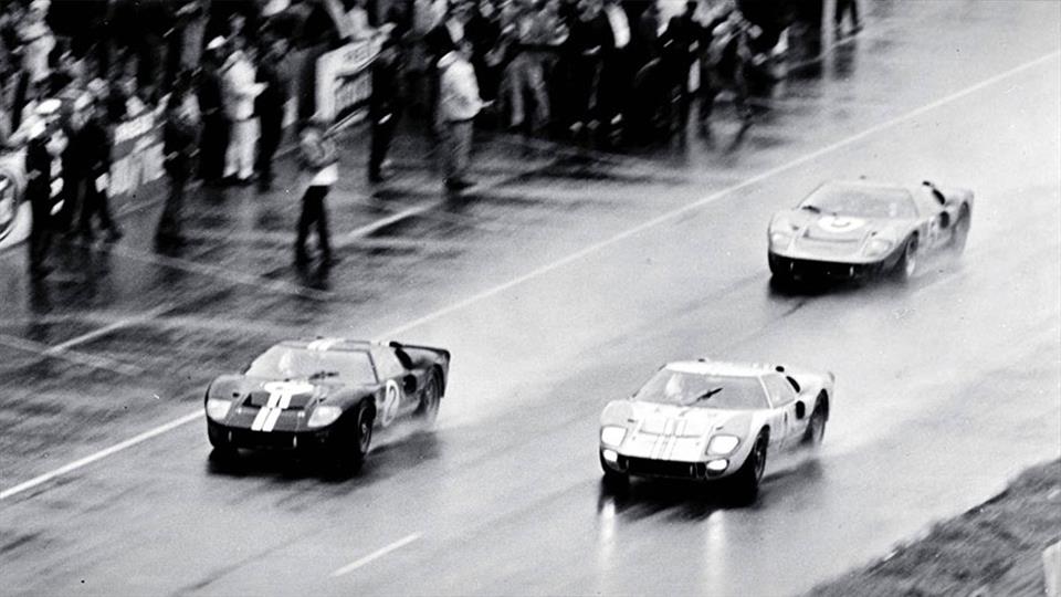 عبور همزمان 3 فورد GT و غلبه بر فراری در مسابقات لمان 1966
